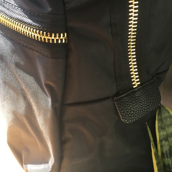 EXCLUSIVE! Black Tarteist by Tarte Backpack! - Picture 6 of 7